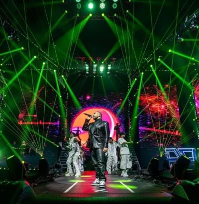 Don Omar's Electrifying Stage Presence: A Captivating Snapshot