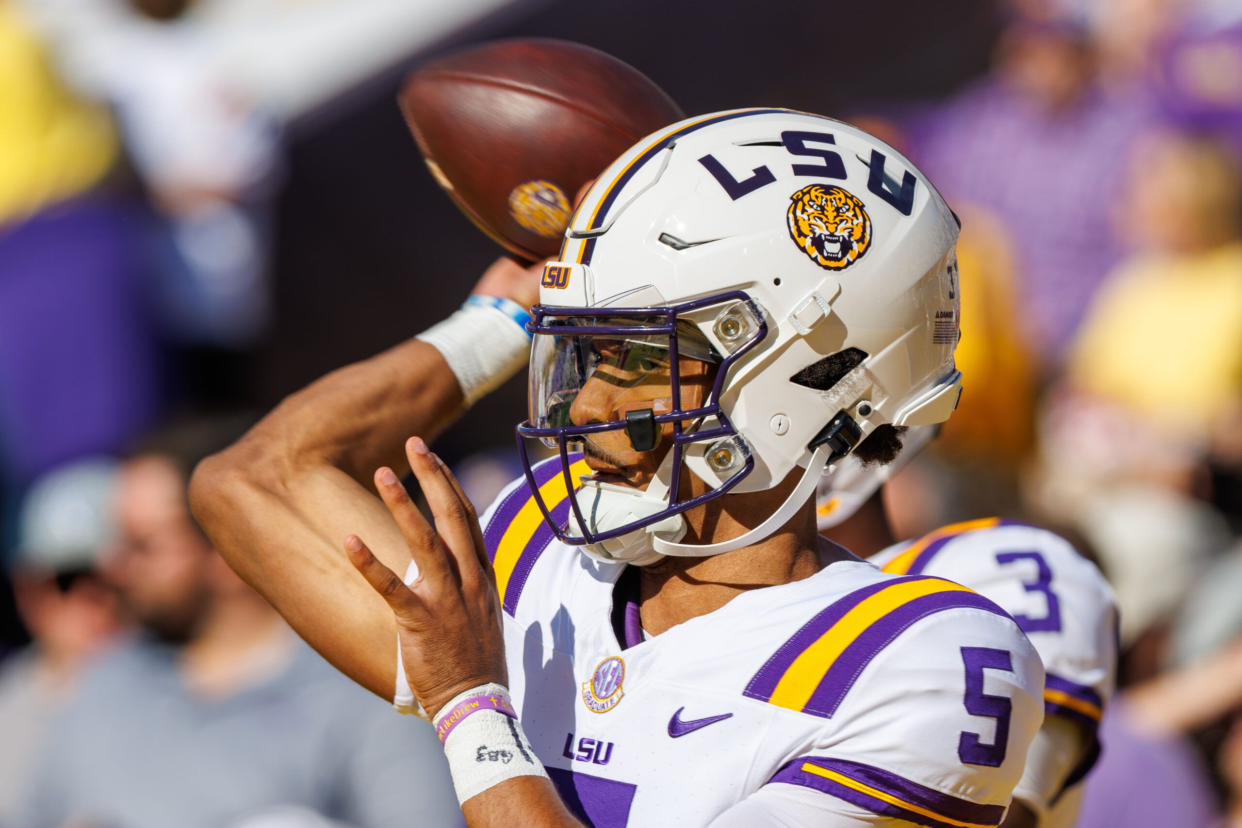 LSU quarterback Jayden Daniels says his elbow is…