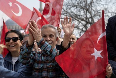 Turkey’s opposition in electoral battle to keep hold of major cities