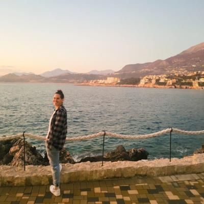 Alexandra Lacrabere Embracing Life's Moments Through Captured Memories