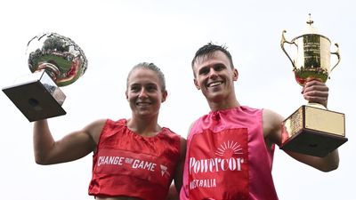 Lacey and Mannix-Power win rain-delayed Stawell Gifts