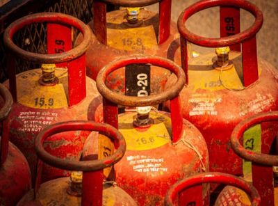 Oil companies reduce price of 19 kg commercial and 5 kg FTL cylinders
