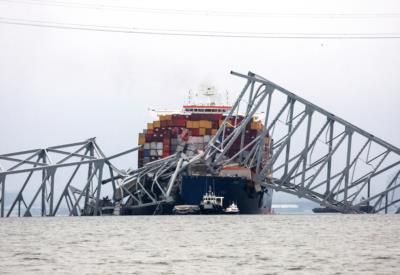 Crews Begin Removing Wreckage From Baltimore Bridge Collapse Site