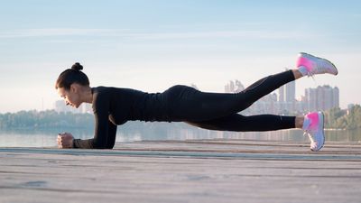 I did 70 single-leg commando planks every day for one week — here's what happened