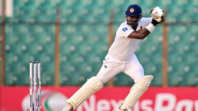 Sri Lanka on top in second Bangladesh Test despite batting blues