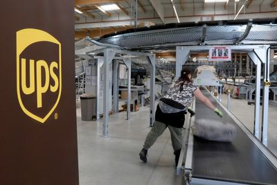 UPS Secures Major Deal As Primary Air Cargo Provider for USPS, Ending FedEx Partnership