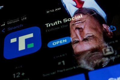 $58.2 Million Loss: Trump Media Shares Plunge As Truth Social Struggles