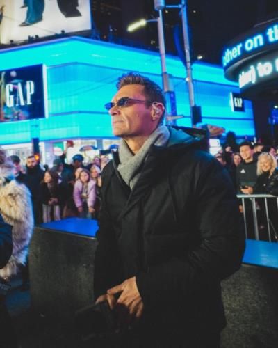 Ryan Seacrest's Stylish Nighttime Adventures In Times Square