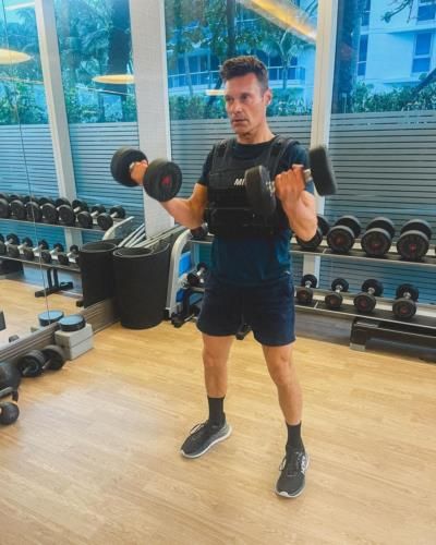 Ryan Seacrest's Fitness Routine: A Glimpse Into His Workout