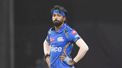 IPL 2024: Hardik Pandya gets booed, Sanjay Manjrekar tells the crowd to 'behave'