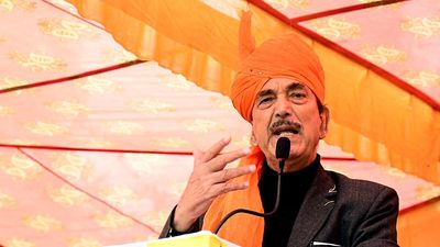 LS poll: Azad to contest from Anantnag seat, take on NC, PDP