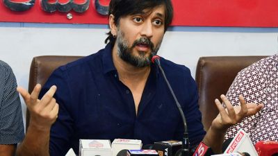 Dynasty politics is dangerous for democracy as it gives rise to a new form of dictatorship, says Chetan Ahimsa