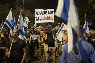 Why are thousands protesting against Netanyahu’s government in Israel?