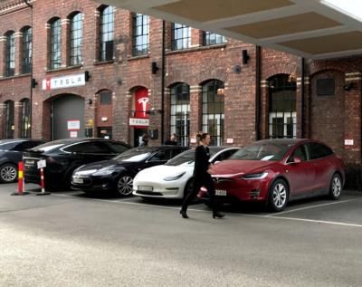 Wall Street Analysts Predict Decline In Tesla's Q1 Deliveries