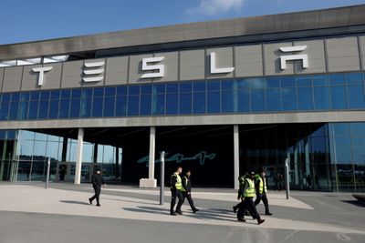 Tesla Reports Drop In Auto Sales, While Toyota Sees US Surge