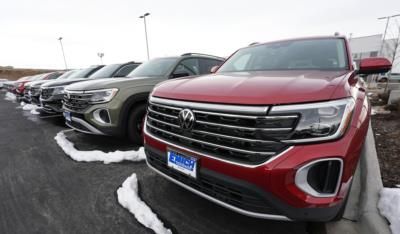 U.S. Auto Sales Rise Despite Slowing Electric Vehicle Growth