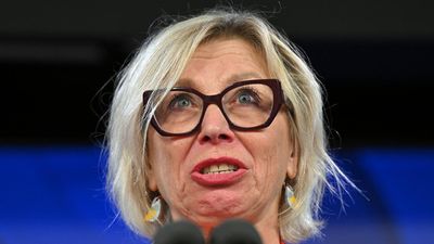 Rosie Batty challenges men to 'step up' to end violence