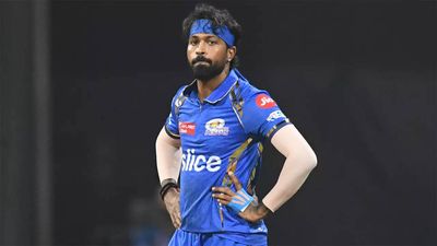 'The big debate is whether Rohit Sharma...': Former England skipper on Hardik Pandya vs Mumbai Indians fans