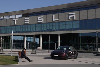 Tesla stock plunges as company deliveries drop