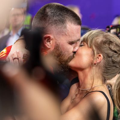 Travis Kelce Reveals the Biggest Lesson He’s Learned From Taylor Swift