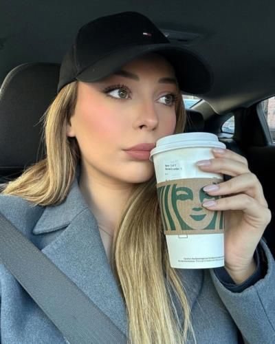 Elona Ndrecaj's Chic Coffee Break Look In New York City