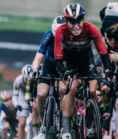 Demi Vollering's Impressive Performance In Cycling Race