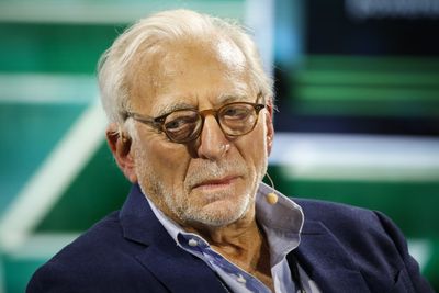 Nelson Peltz gets a vote of confidence from Elon Musk in battle against Disney