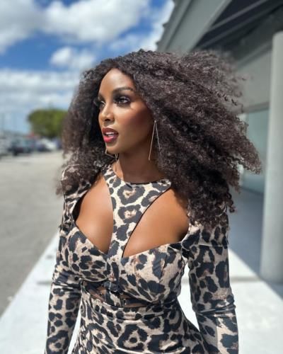 Amara La Negra: Embracing The Spotlight With Bold Style