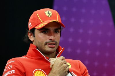 Sainz: Now time to "speed up" talks to find 2025 F1 seat