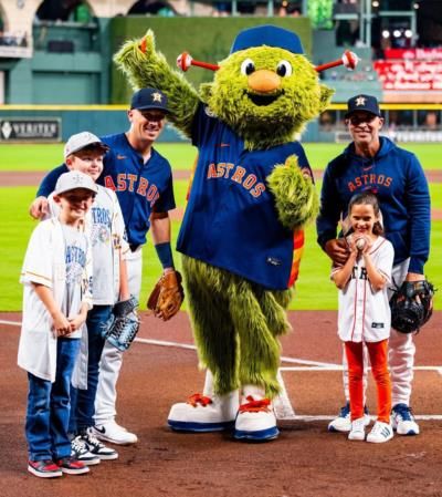 Houston Astros Celebrate Autism Awareness Night With Special Guests