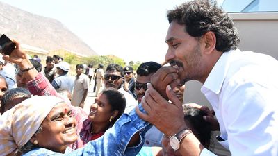 Jagan vows to revive volunteer system on coming to power
