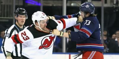 NHL Match Erupts In 10-Man Brawl After 2 Seconds