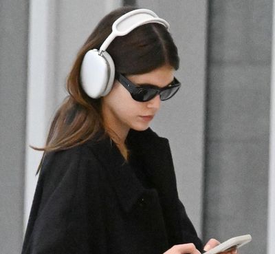 Kaia Gerber's Travel Outfit Starts and Ends With 2024's It-Sneaker