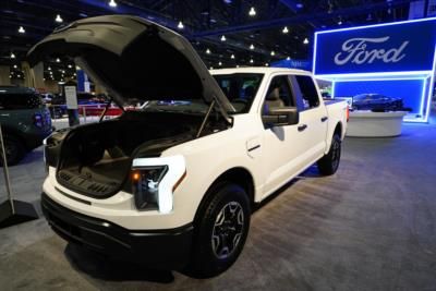 Ford Delays Electric Vehicle Rollout Amid Slowing Sales
