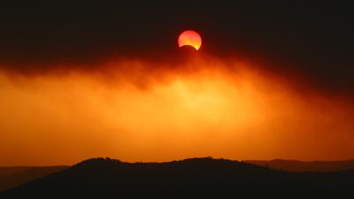 7 ways to photograph the partial solar eclipse with your smartphone