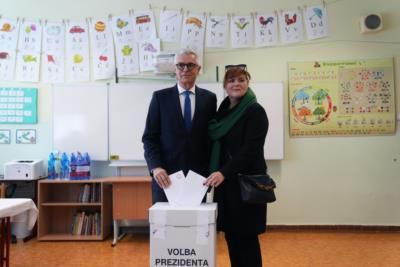 Slovakia's Presidential Runoff: Korcok Vs. Pellegrini