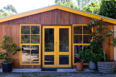 How Emma transformed a dilapidated shed into a home office with recycled materials and biowaste