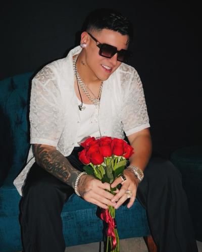 Kevin Roldan Shares Intimate Moment With Wife In Beach Photoshoot