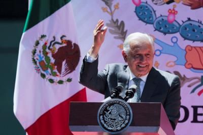 Mexico President Alleges US Firm Breached Mexicana Airlines Contract