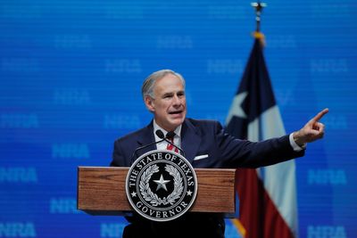 Texas Governor, NYC Mayor Trade Barbs Over 'Lone Star Operation' And Treatment of Migrants