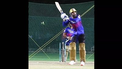 Watch: '16 ki average hai, dekhte hain' - 'Miyan' Mohammed Siraj nails it in RCB batting practice