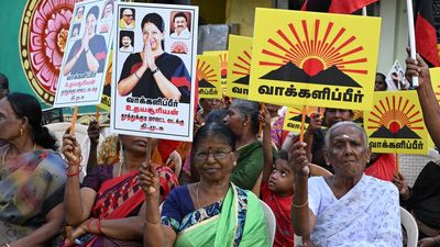 Coalitions including DMK, AIADMK have dominated T.N. vote share in Lok Sabha polls since 1977