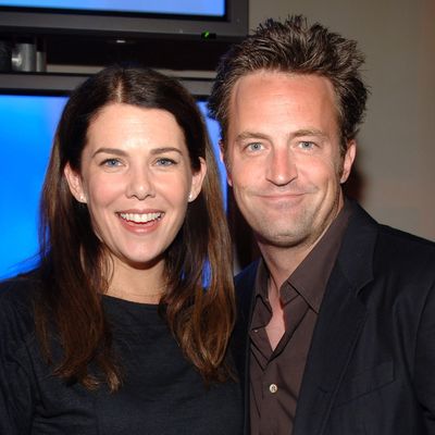 Lauren Graham Reveals the Last Gift She Received From Matthew Perry Before He Passed Away