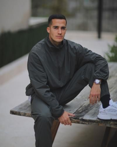 Exploring Lucas Vázquez's Stylish Dark Grey Aesthetic