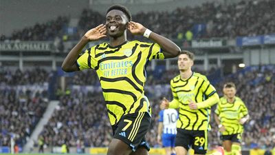 Arsenal back on top of Premier League with win over Brighton