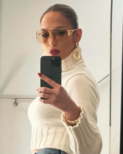 Jennifer Lopez Radiates Timeless Beauty And Confidence In Selfies