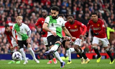 Salah salvages point for title-chasing Liverpool at Manchester United