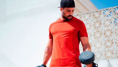 This Dumbbell Arms Workout Uses Antagonistic Supersets For More Muscle