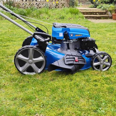 We tested the Hyundai HYM510SP Petrol Lawn Mower on two types of lawn to see if it's the ultimate in easy mowing
