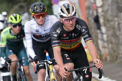 Remco Evenepoel released from hospital after successful surgery on fractured collarbone